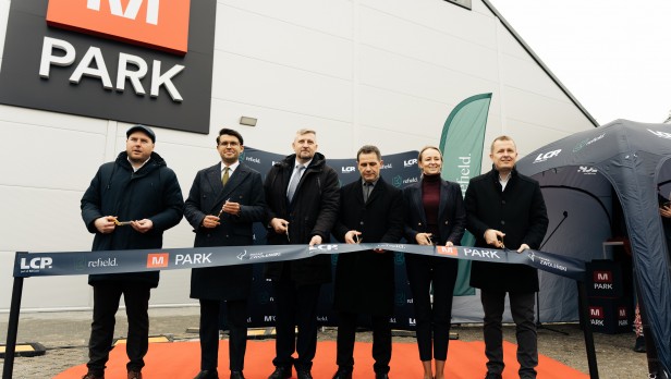 Pasaż Zwoleński zmienia się w M Park Zwoleń. LCP kupuje zwoleński projekt od Refield, wspólnie celebrując oficjalne otwarcie parku handlowego.